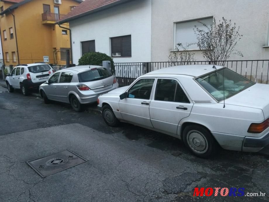 1990' Mercedes-Benz 190 2,0 photo #1