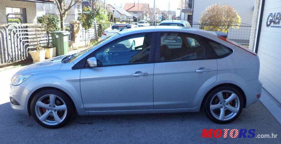 2011' Ford Focus 1,6 photo #1