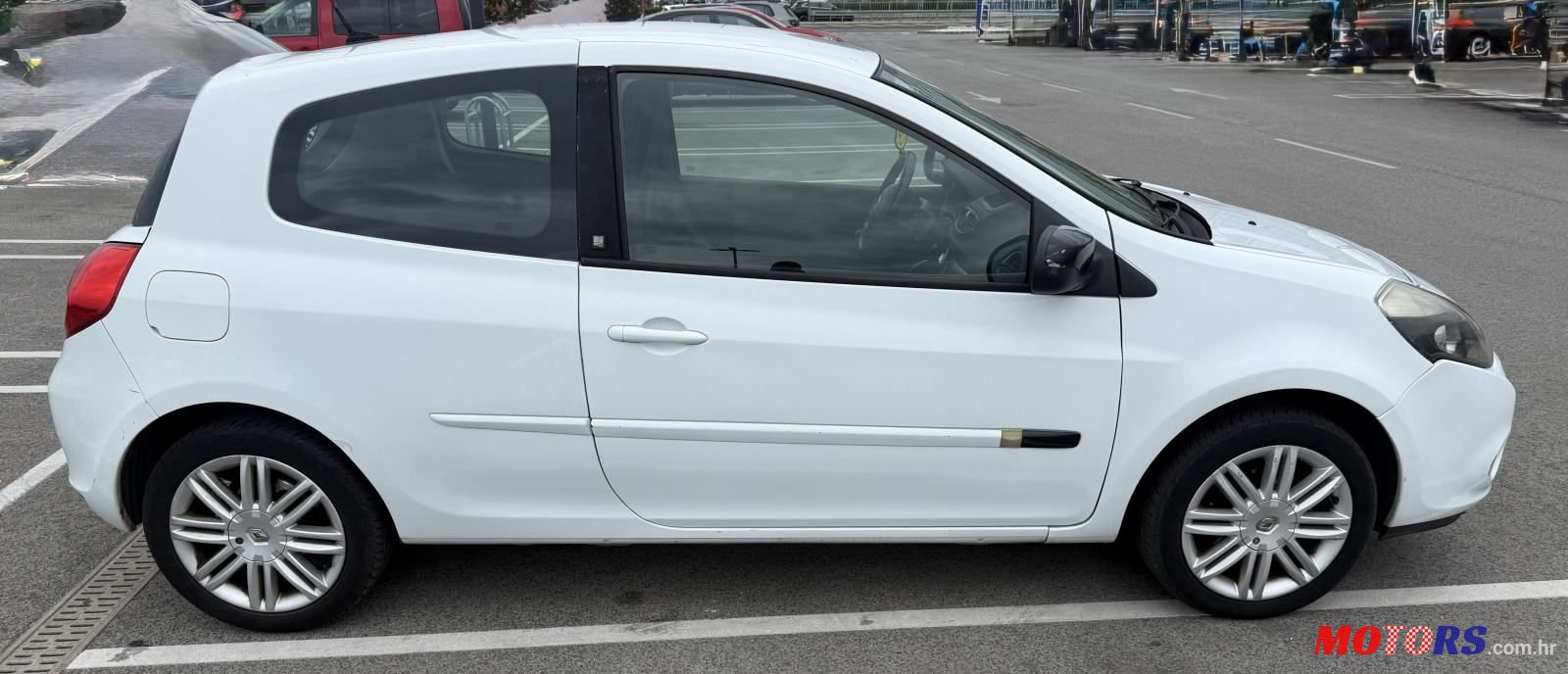 2010' Renault Clio 1,5 Dci photo #2