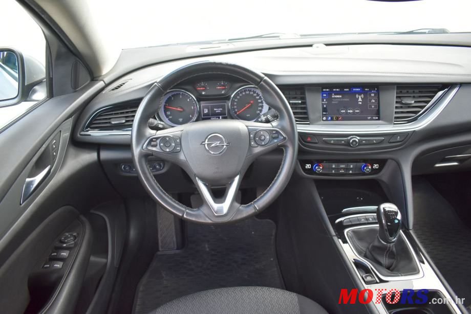 2019' Opel Insignia photo #4