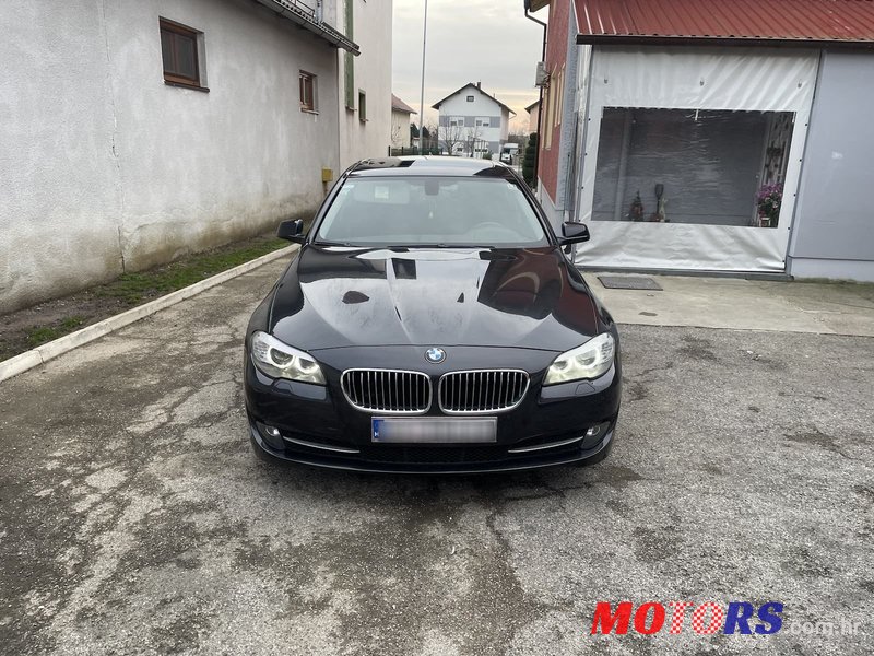 2013' BMW Serija 5 520D photo #2