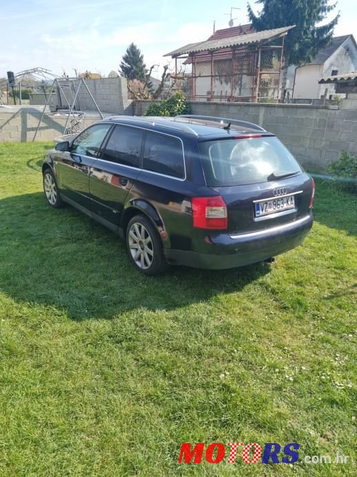 2002' Audi A4 Avant photo #4