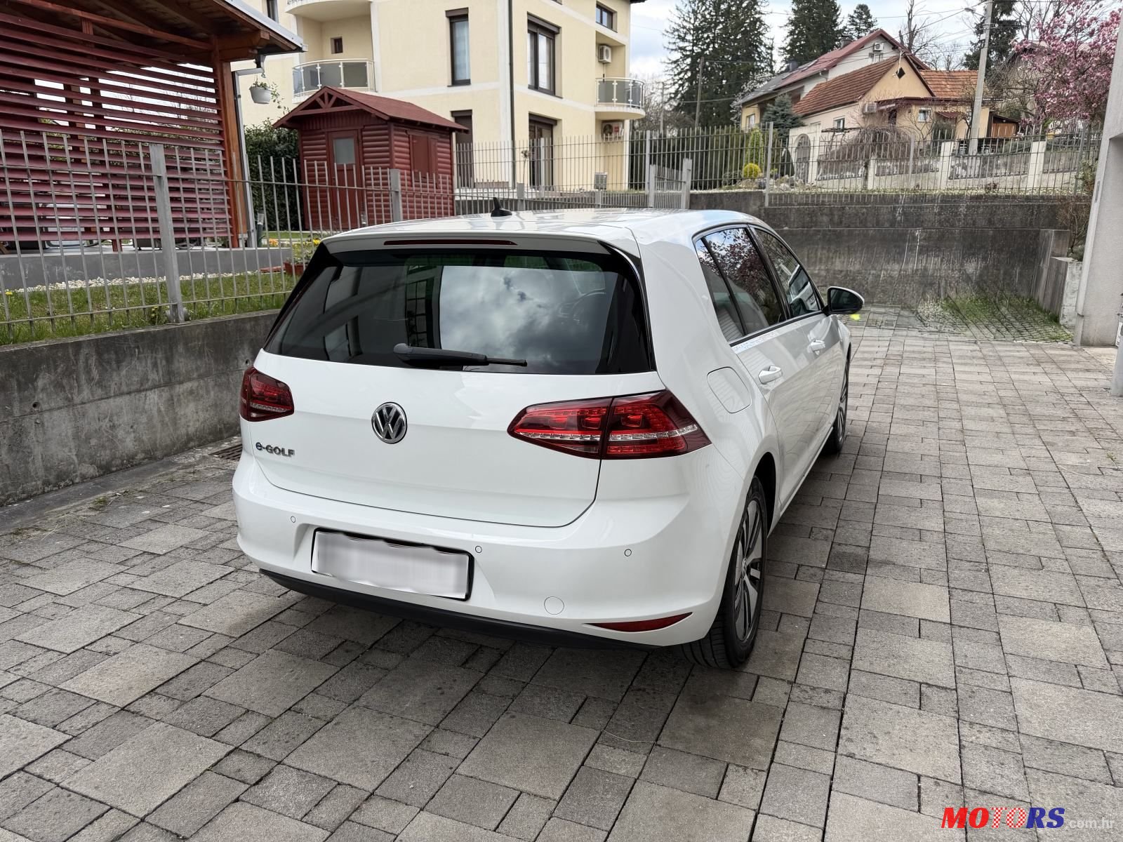 2015' Volkswagen Golf VII E-Golf photo #5