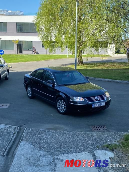 2004' Volkswagen Passat photo #6