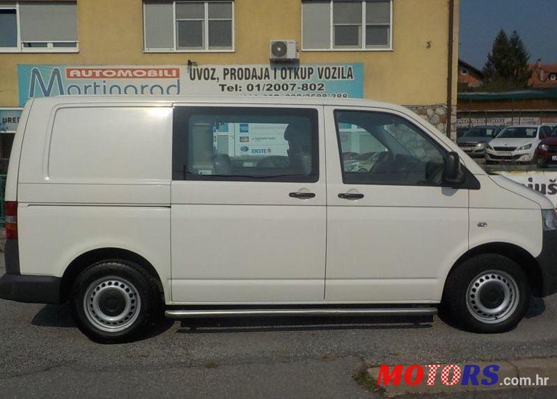 2008' Volkswagen Transporter photo #1