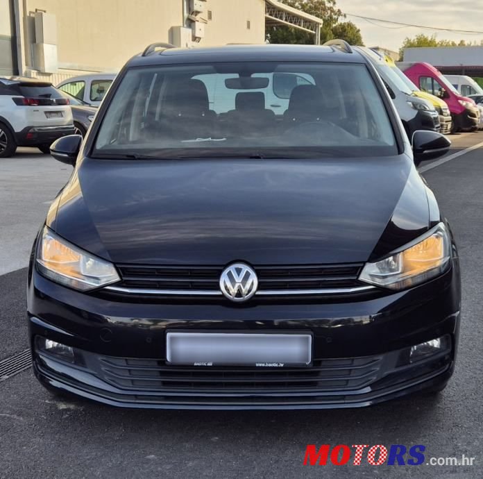 2019' Volkswagen Touran 1.6 Tdi Dsg photo #3