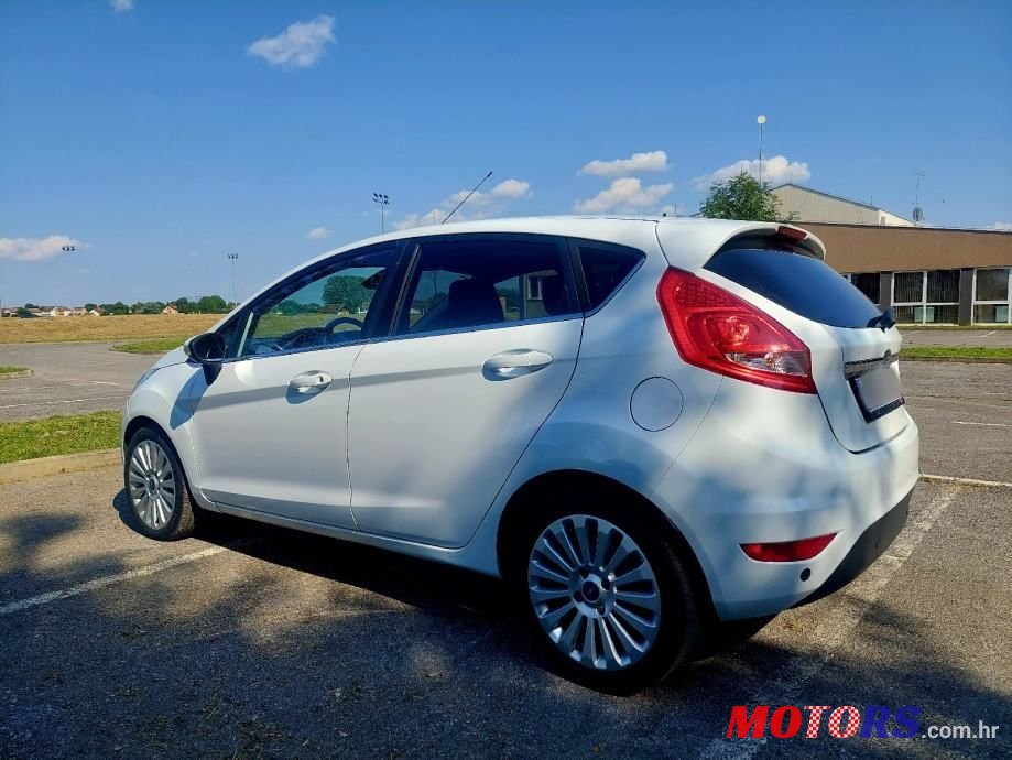 2010' Ford Fiesta photo #3