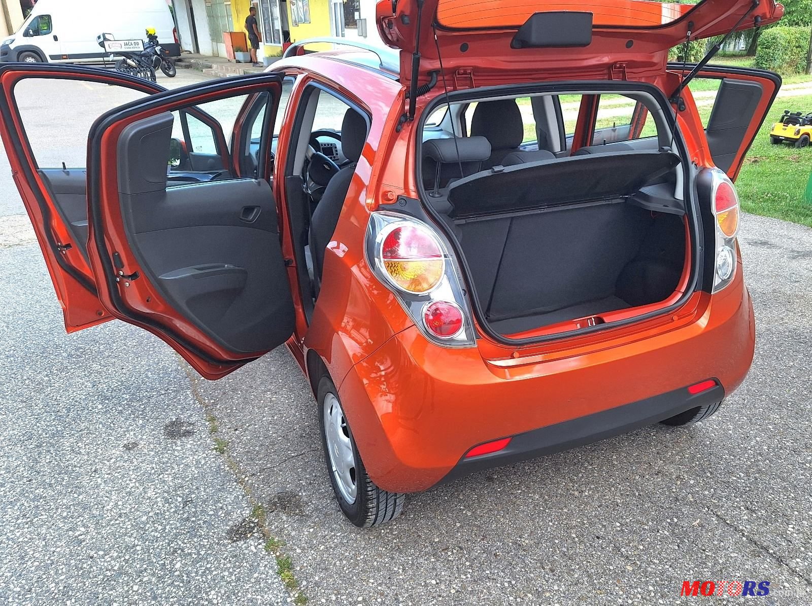 2011' Chevrolet Spark Spark 1,0 16V photo #1