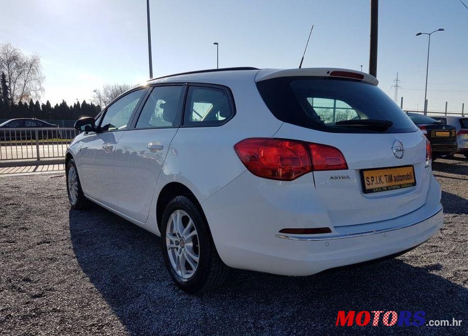 2014' Opel Astra Karavan 1,6 Cdti photo #2