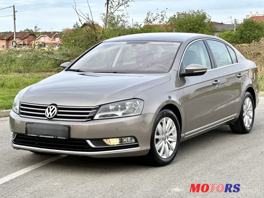 2011' Volkswagen Passat photo #1