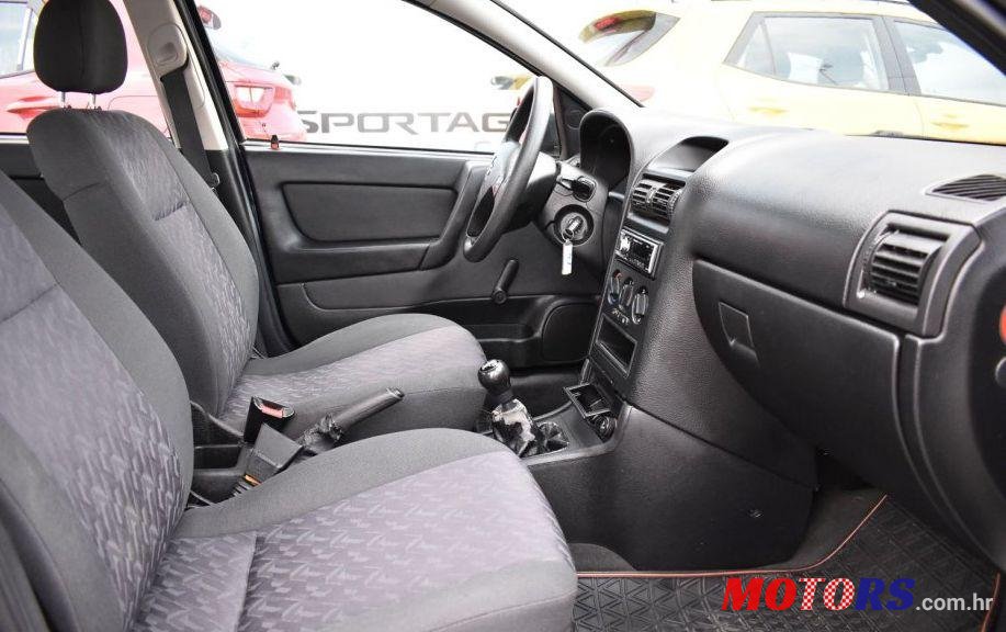 2002' Opel Astra 1,7 Dti photo #1