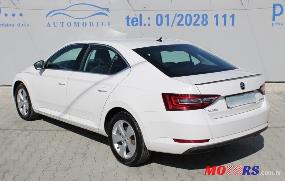 2019' Skoda Superb photo #4