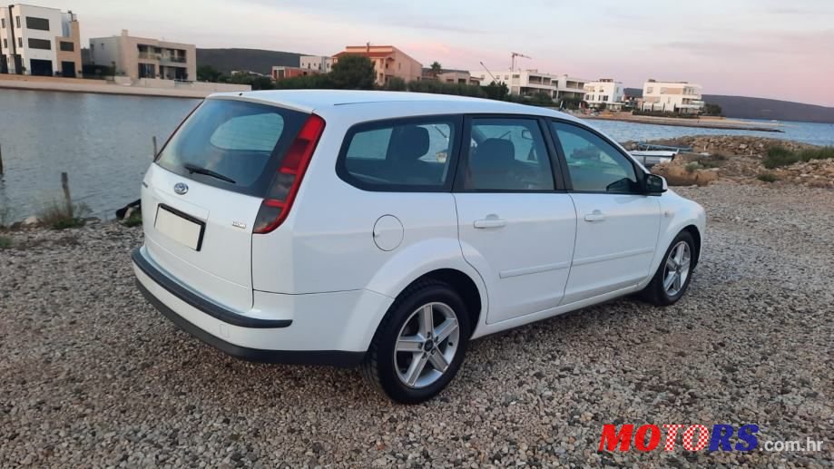 2007' Ford Focus Karavan photo #5