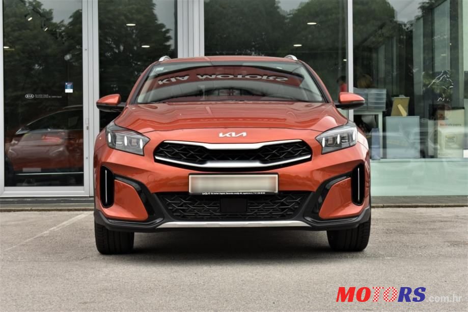 2023' Kia XCeed photo #2