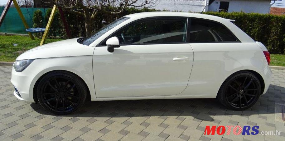 2011' Audi A1 1,6 Tdi photo #1