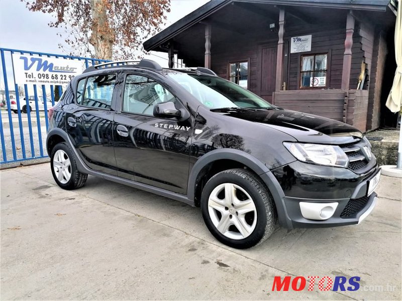 2014' Dacia Sandero photo #2