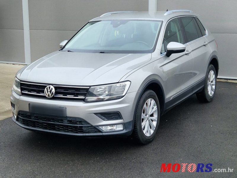 2016' Volkswagen Tiguan photo #1