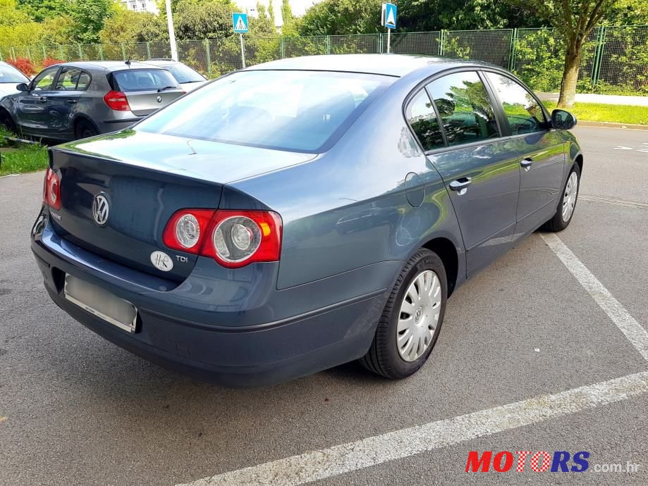 2008' Volkswagen Passat 1,9 Tdi photo #3