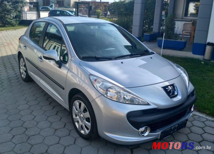2008' Peugeot 207 16V Vti photo #2