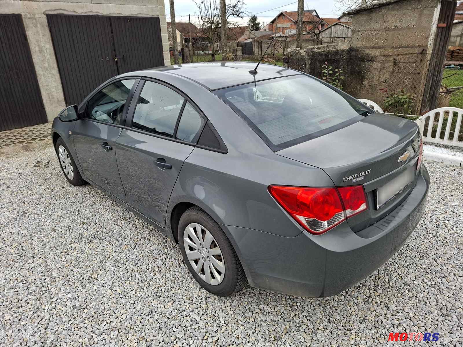 2011' Chevrolet Cruze photo #2
