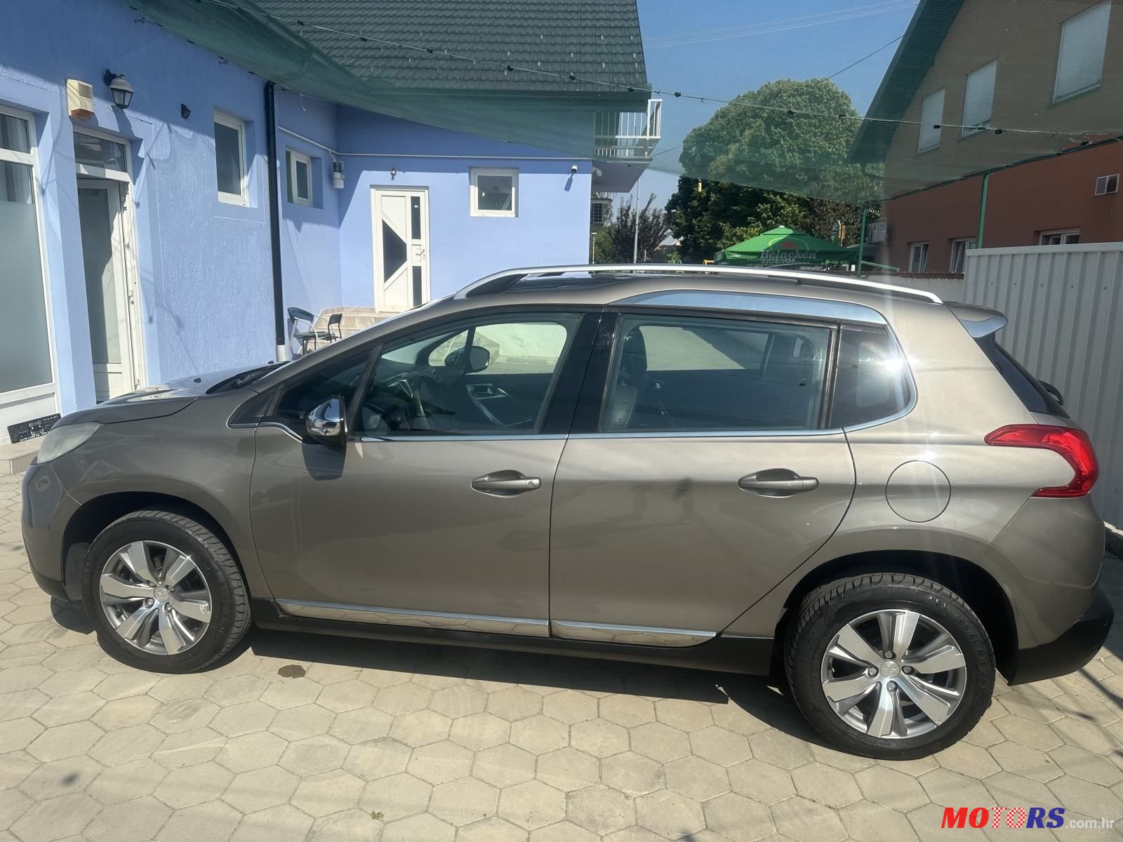 2014' Peugeot 2008 1,2 photo #2