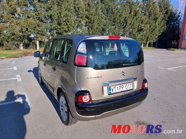 2010' Citroen C3 Picasso photo #4