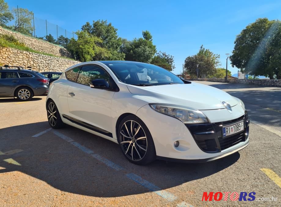 2009' Renault Megane photo #4