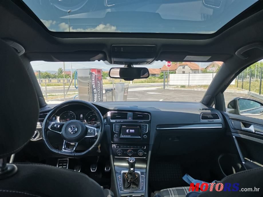 2013' Volkswagen Golf 7 Gtd photo #3