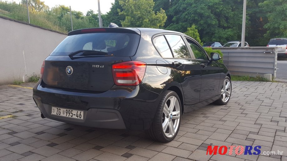 2013' BMW 118 photo #2
