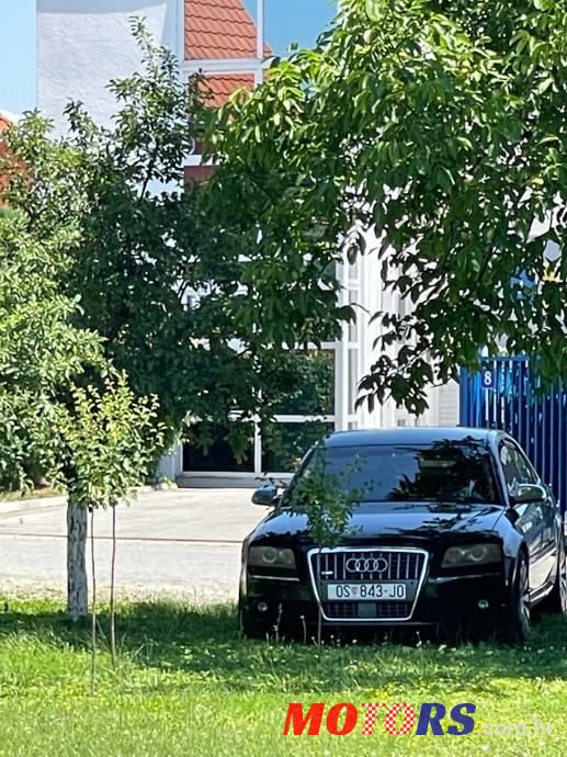 2004' Audi A8 4,2 V8 photo #3
