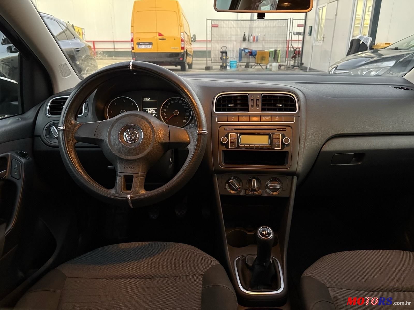 2011' Volkswagen Polo 1,6 Tdi photo #6