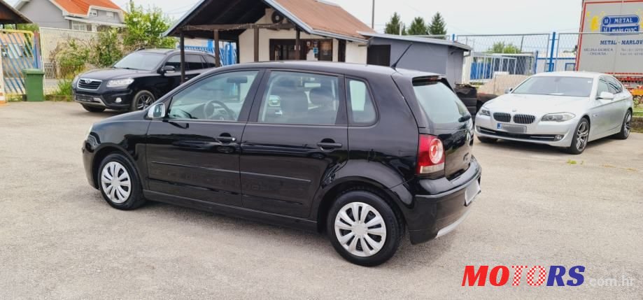 2009' Volkswagen Polo photo #6