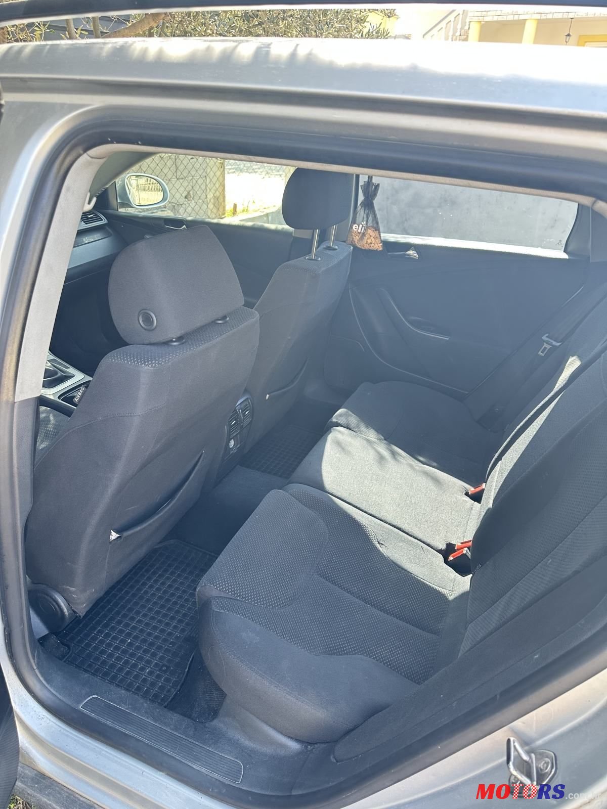 2006' Volkswagen Passat Variant photo #5