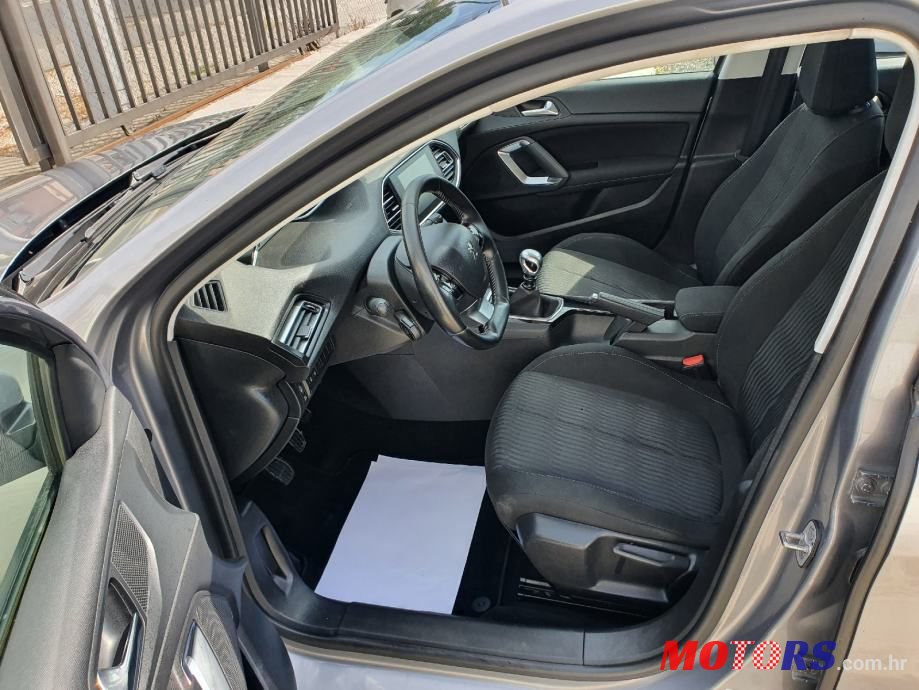 2016' Peugeot 308 Sw photo #5