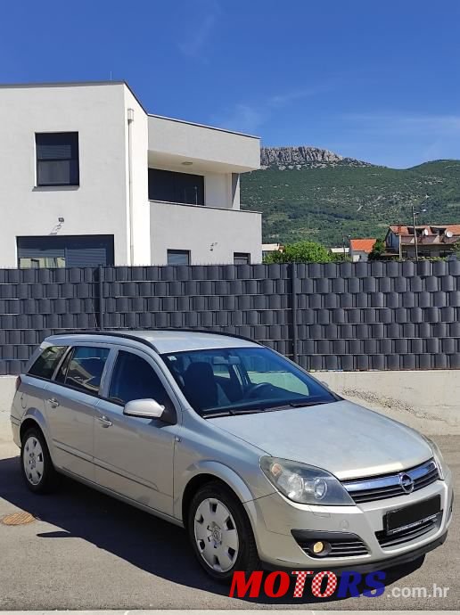 2006' Opel Astra Karavan photo #1