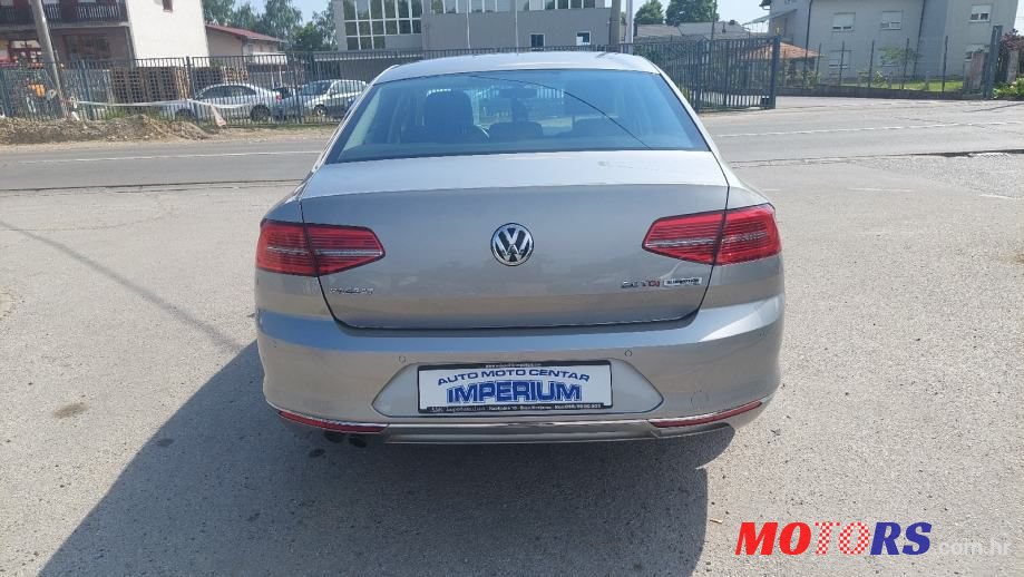 2015' Volkswagen Passat photo #3