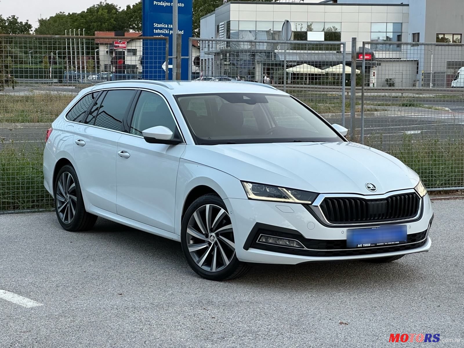 2020' Skoda Octavia Combi photo #1