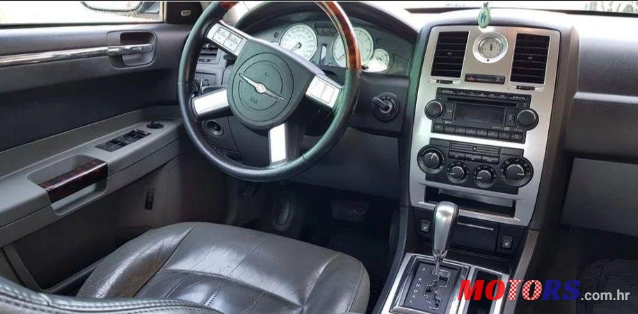 2004' Chrysler 300C 300 3,5 V6 photo #2