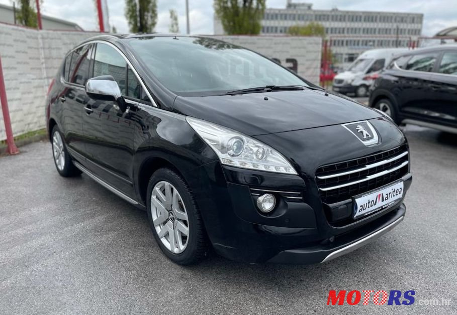 2013' Peugeot 3008 Hybrid4 2,0 Hdi photo #1