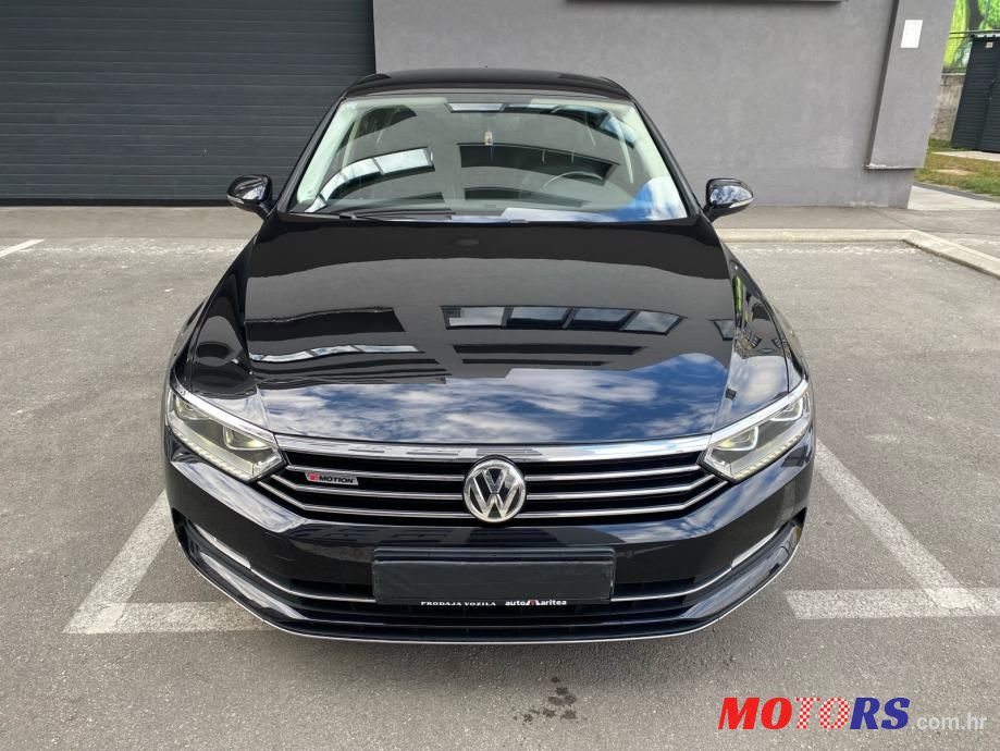 2016' Volkswagen Passat photo #3