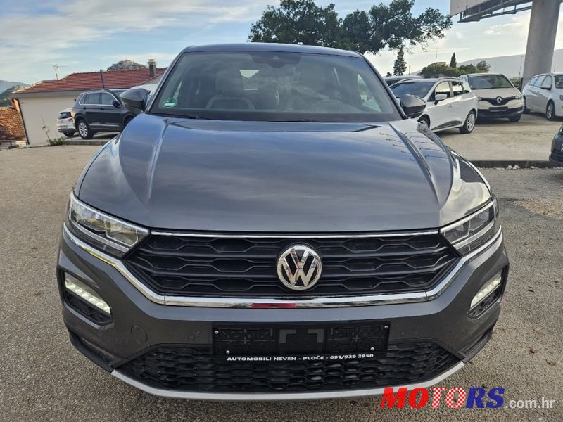 2019' Volkswagen T-Roc 2,0 photo #2