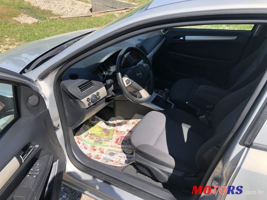 2008' Opel Astra 1,4 photo #6