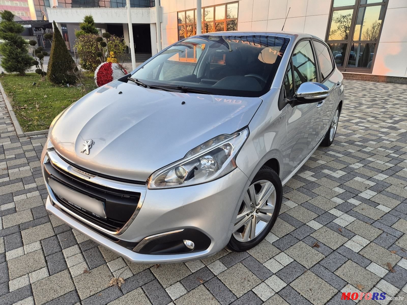 2017' Peugeot 208 1,2 Puretech photo #2
