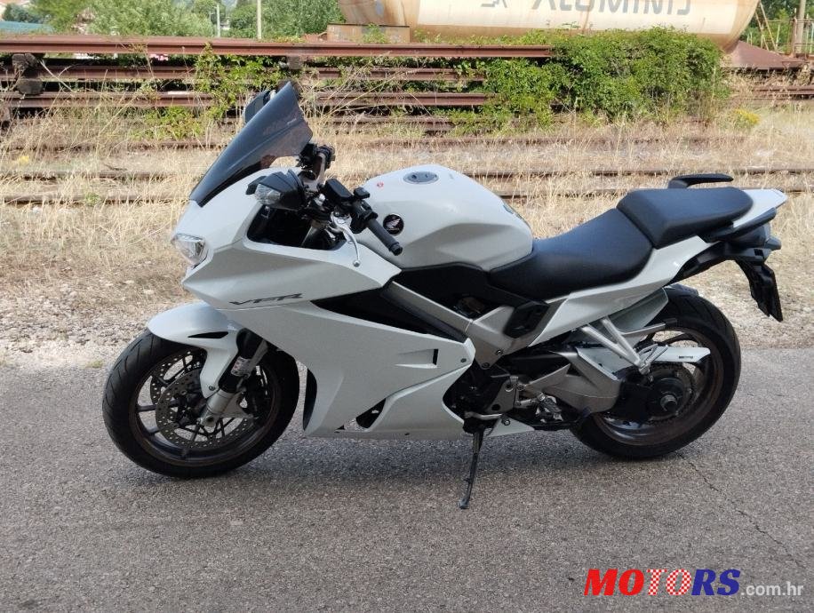 2016' Honda VFR 800 F photo #1