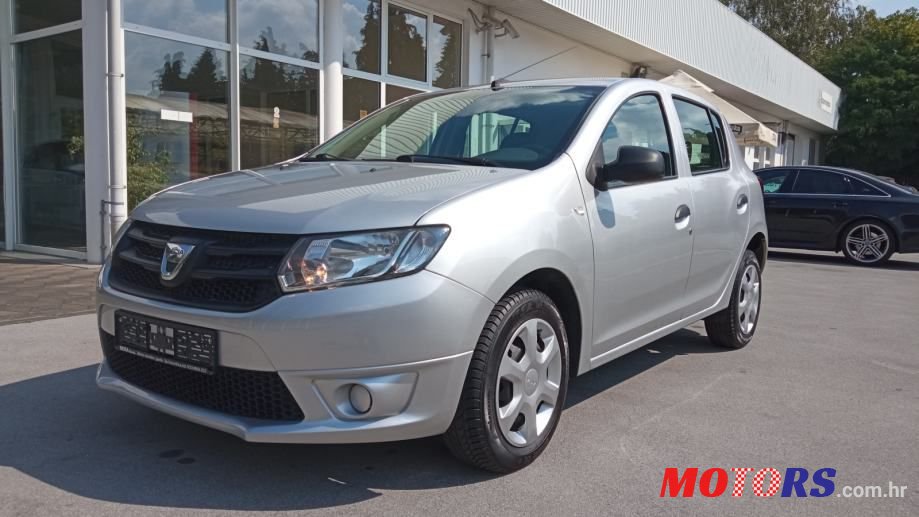 2014' Dacia Sandero photo #6