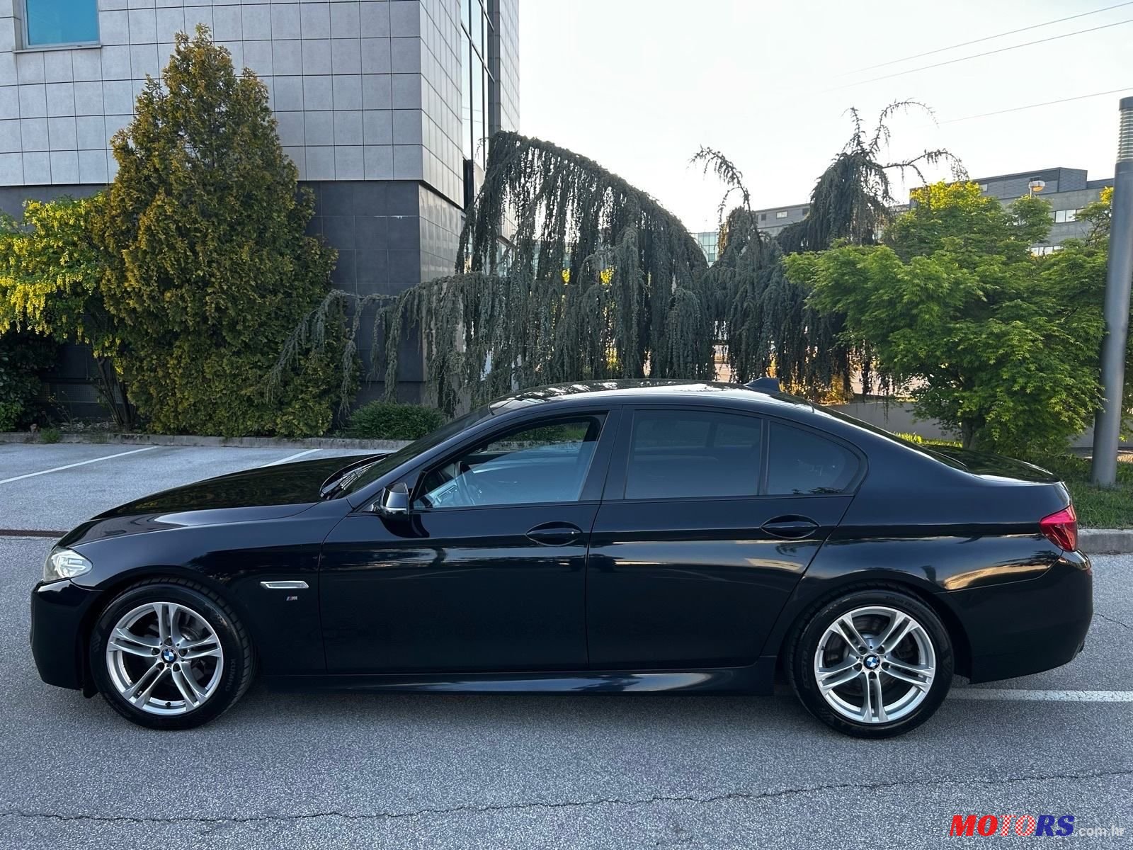 2015' BMW Serija 5 520D photo #4