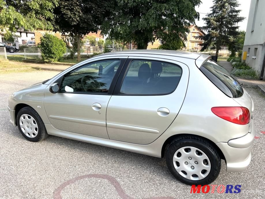 2005' Peugeot 206 photo #5