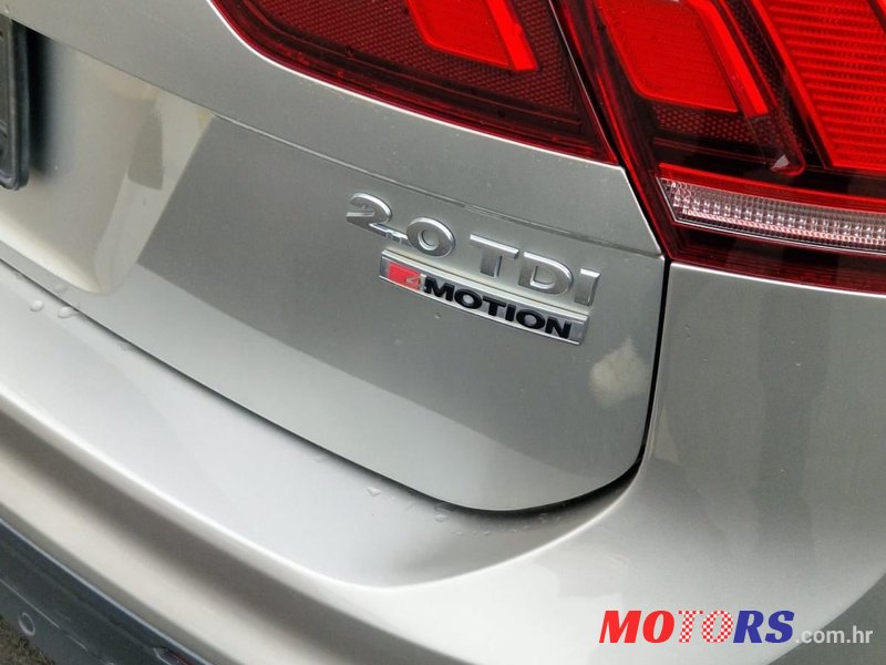 2016' Volkswagen Tiguan photo #4