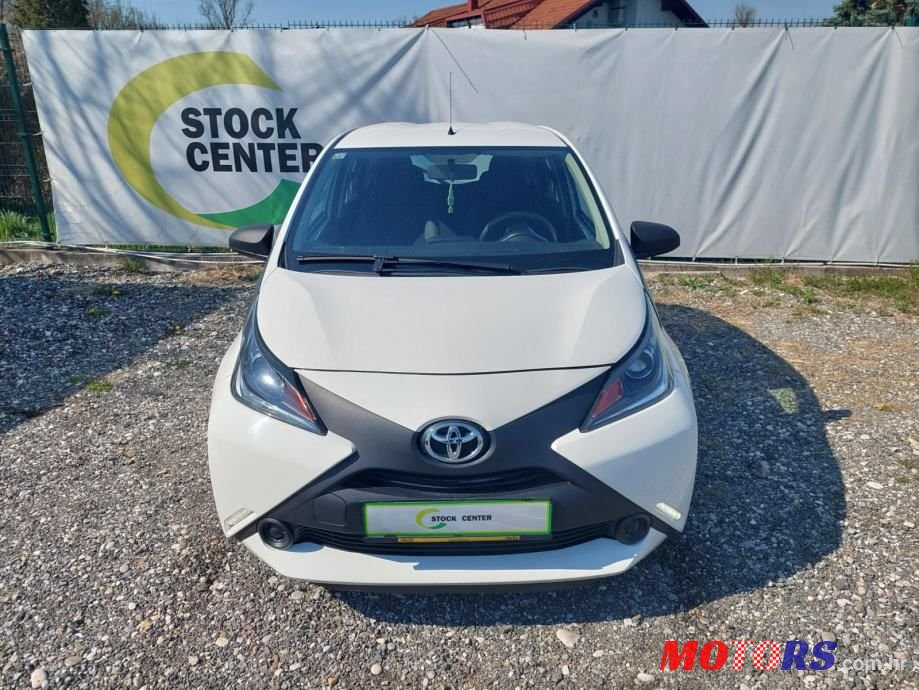 2016' Toyota Aygo 1,0 photo #2