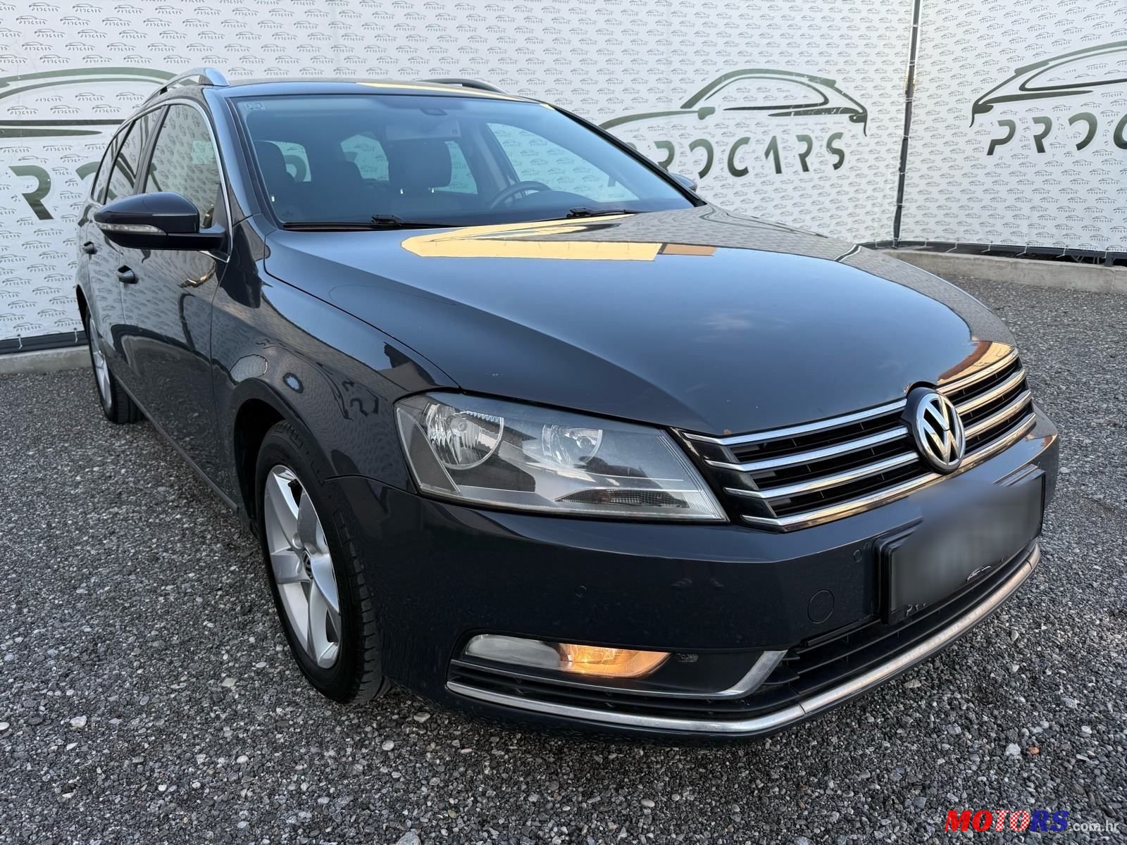 2011' Volkswagen Passat Variant photo #4